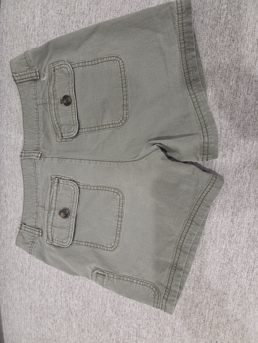 Eddie Bauer Women’s Olive Utility Shorts - Casual Everyday Summer Short Size 6